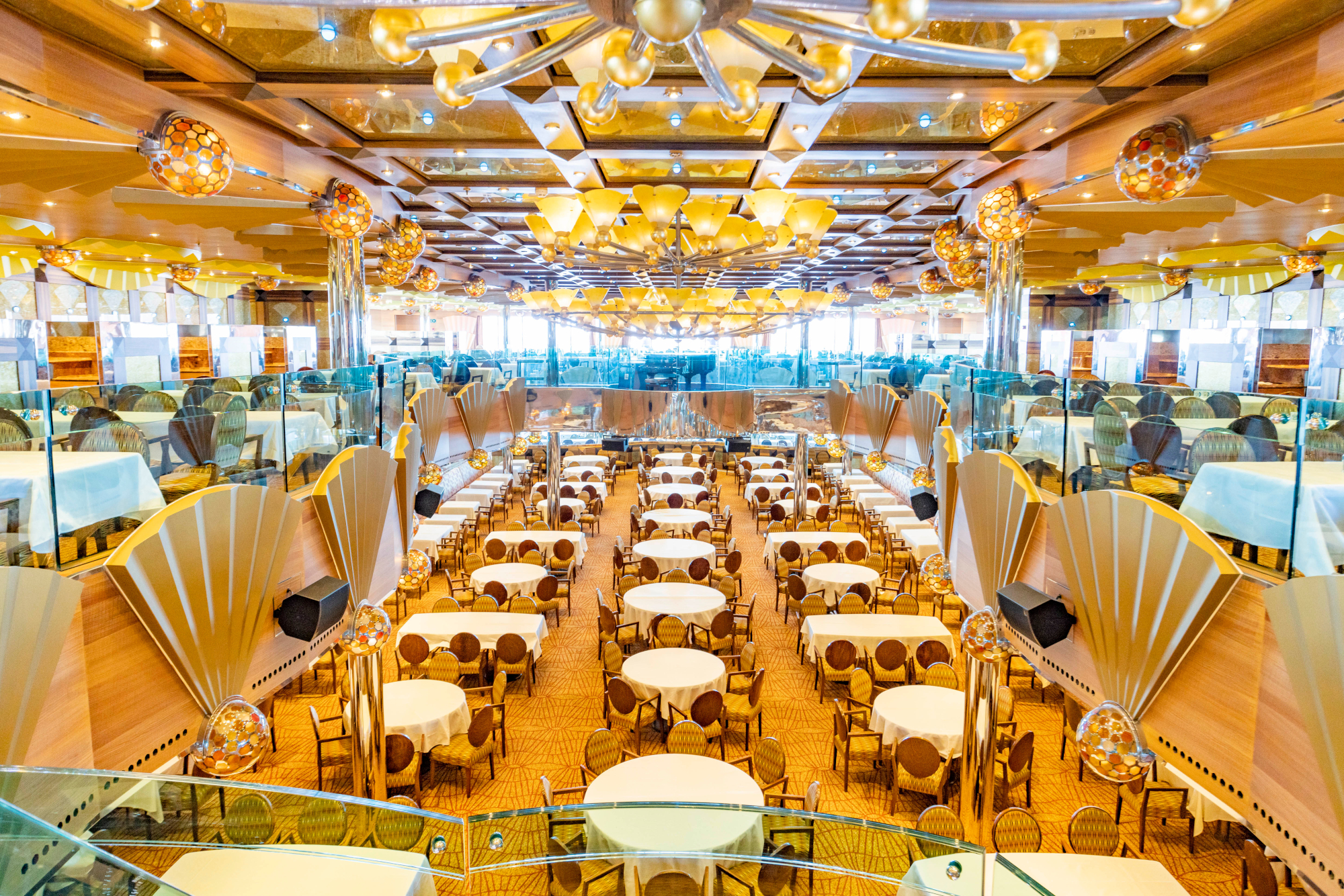 MyCruise Carnival Luminosa Offentlige-arealer Restauranter1
